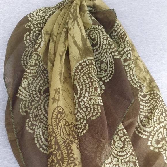 Green batik scarf - Picture 1 of 3